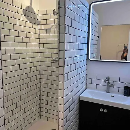 Apartman Pin Rollan *