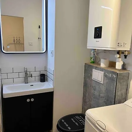 Apartman Pin Rollan *